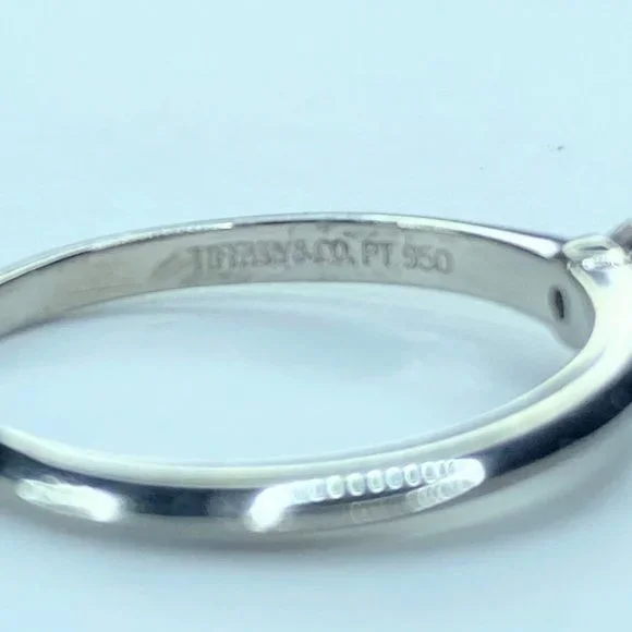 Tiffany & Co. Platinum 0.32ct G/VS2 round brilliant solitaire Diamond ring sz 6.